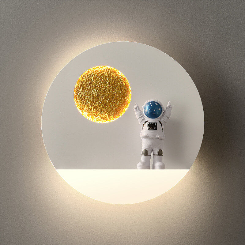 Contemporary creative iron resin round astronaut LED wall lamp for bedroom
