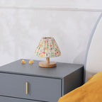 Modern minimalist creative iron flower-shaped 1-lamp table lamp