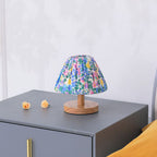 Modern minimalist creative iron flower-shaped 1-lamp table lamp