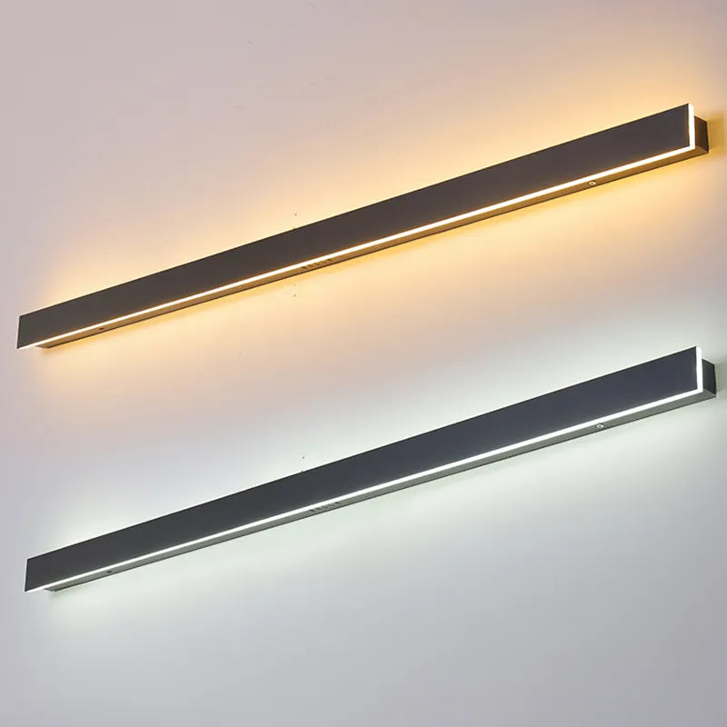 Svelte linear outdoor wall light IP65