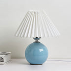 Nordic minimalist 1-light table lamp made of ceramic with folds