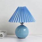 Nordic minimalist 1-light table lamp made of ceramic with folds