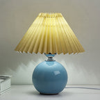 Nordic minimalist 1-light table lamp made of ceramic with folds