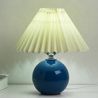 Nordic minimalist 1-light table lamp made of ceramic with folds
