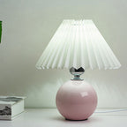 Nordic minimalist 1-light table lamp made of ceramic with folds
