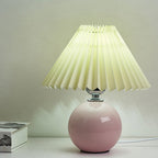 Nordic minimalist 1-light table lamp made of ceramic with folds