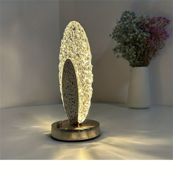 Modern & Luxurious Peacock Table Lamp - CrystalGlow