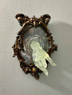 Madigas | Spirit in the Mirror – Shining 3D wall decoration made of resin for mysterious spaces