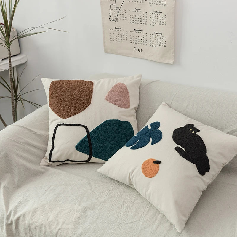 Black Cat & Garden Tufted Pillow Case | Madigas