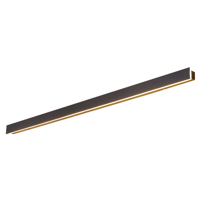Svelte linear outdoor wall light IP65