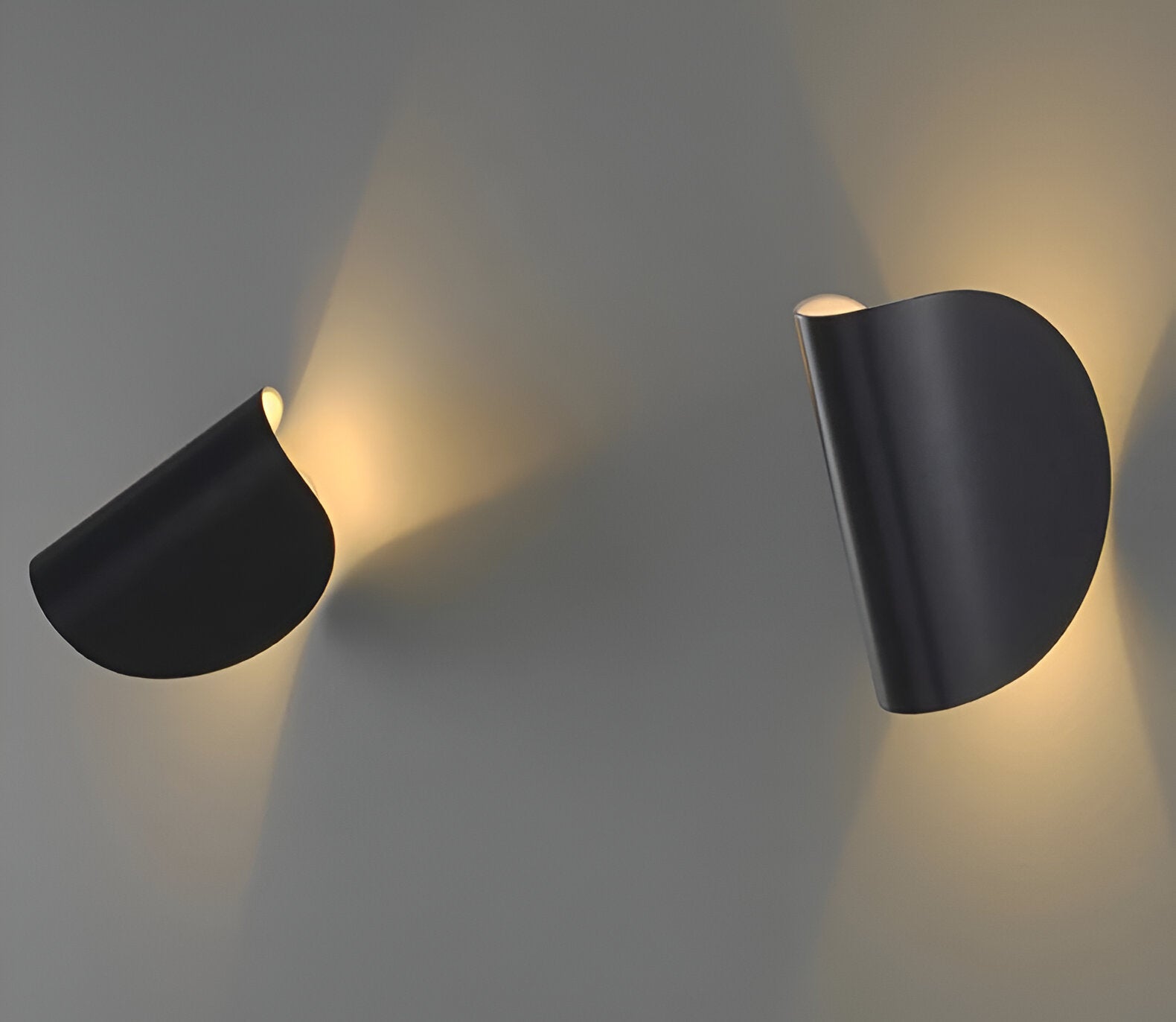 Twist Wall Light - Adjustable Metal Wall Lamp - Curved Wall Recess