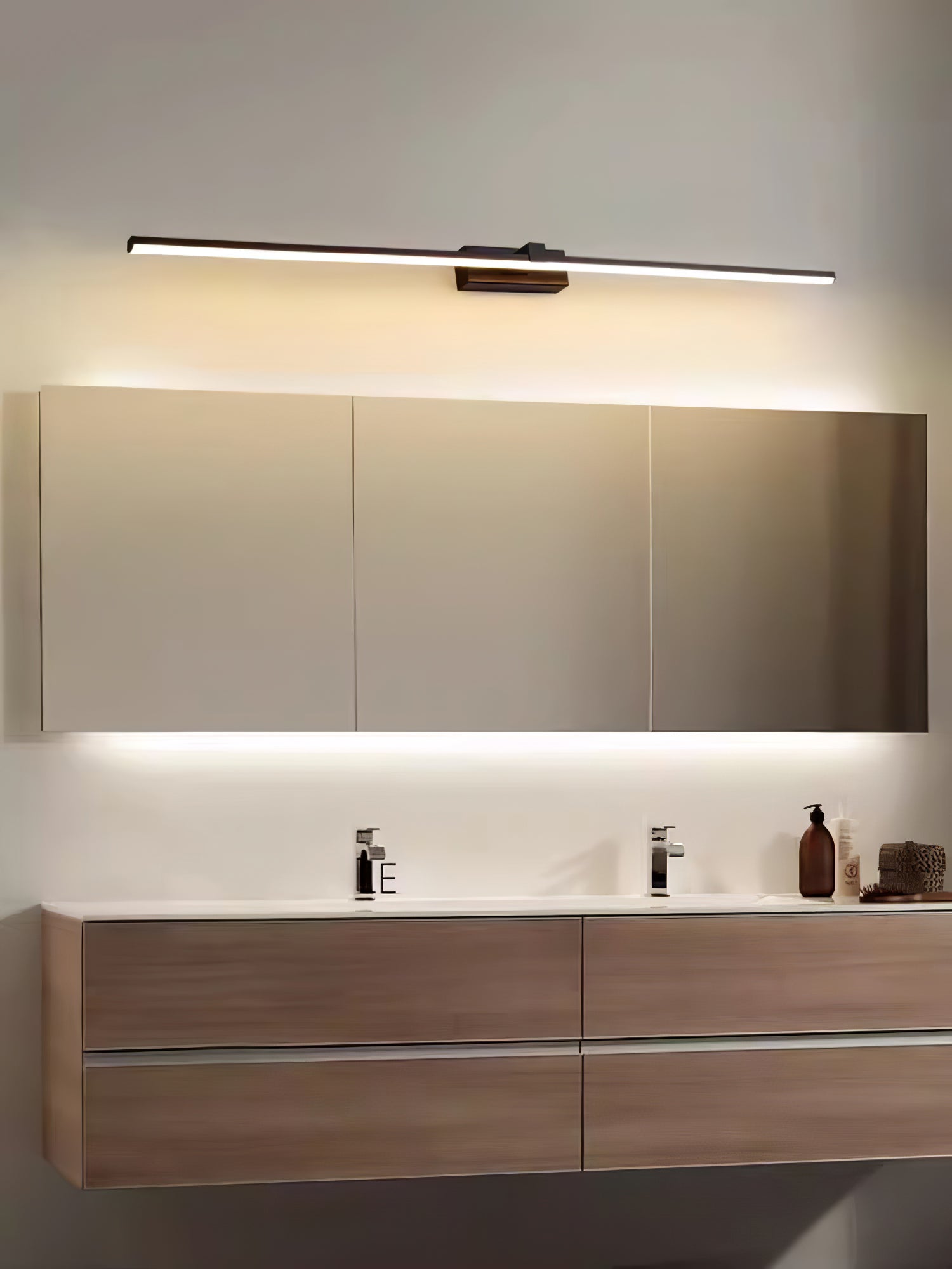 Metal Linear Mirror Lamp bracket Wall Light | Madigas