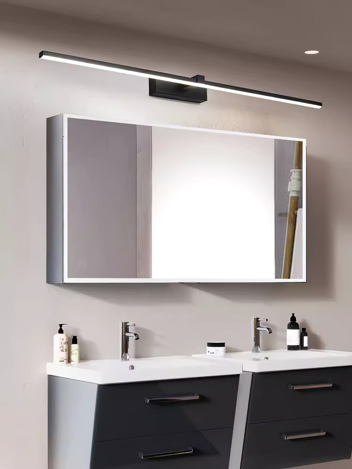 Metal Linear Mirror Lamp bracket Wall Light | Madigas