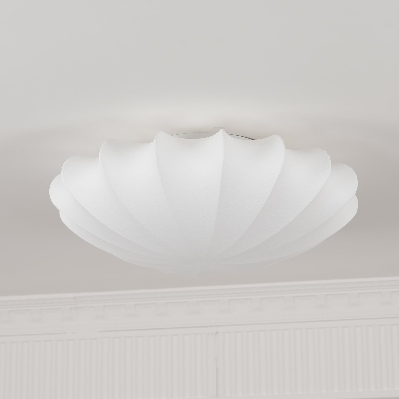 Bowl-shaped fabric ceiling lamp Elegant design
