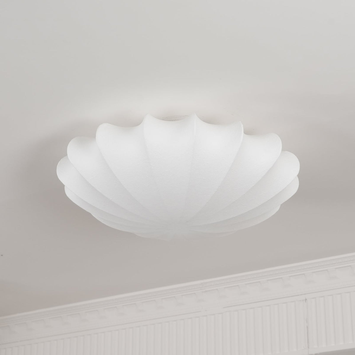 Bowl-shaped fabric ceiling lamp Elegant design