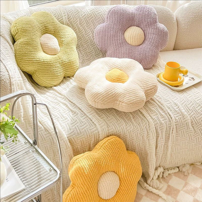 Flower-shaped cuddly pillow Madigas