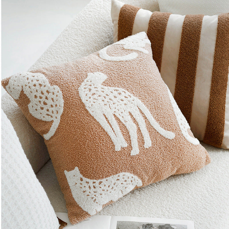 Structured Pillowcase with Elegant Edge Madigas