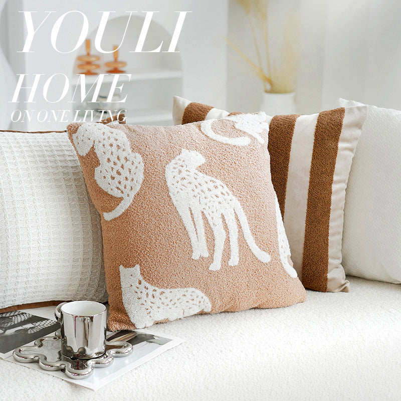 Structured Pillowcase with Elegant Edge Madigas