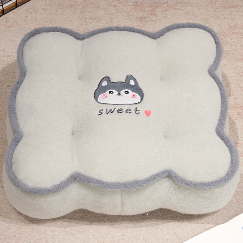 Plush pillow with animal-friendly design Madigas