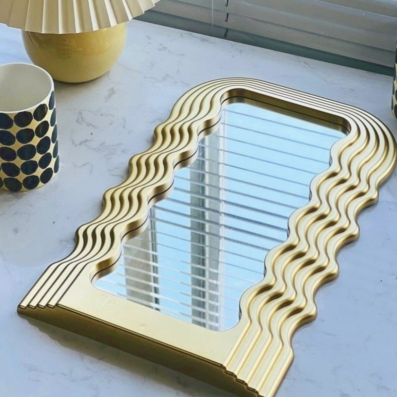 Madigas | Wave Shock Retro Mirror
