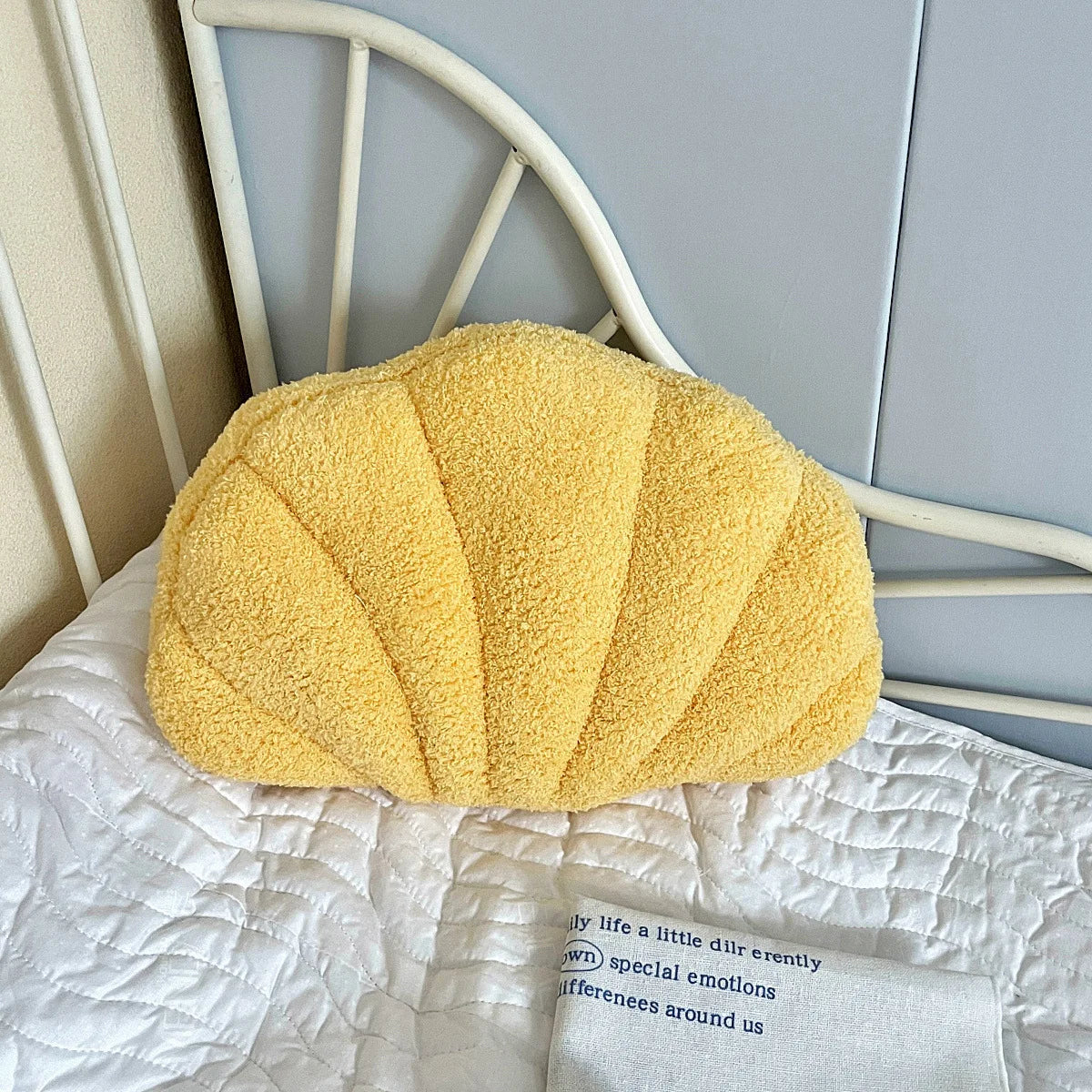Pastel Shell Cushion – Fluffy Bouclé Plush Pillow | Madigas
