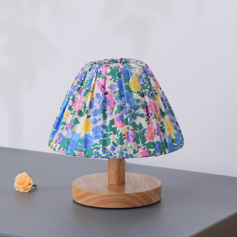 Modern minimalist creative iron flower-shaped 1-lamp table lamp