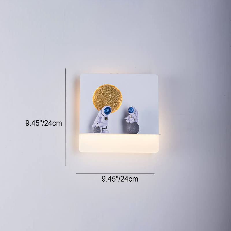 Contemporary creative iron resin round astronaut LED wall lamp for bedroom