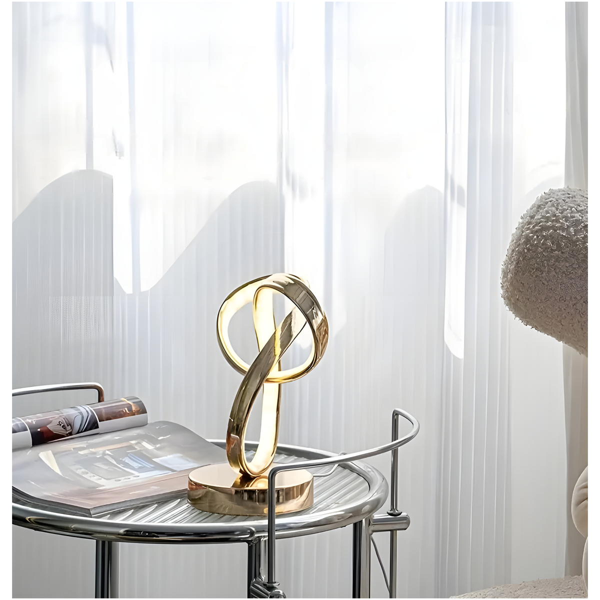 Lamp - Luxurious golden Möbius ring desk reading lamp