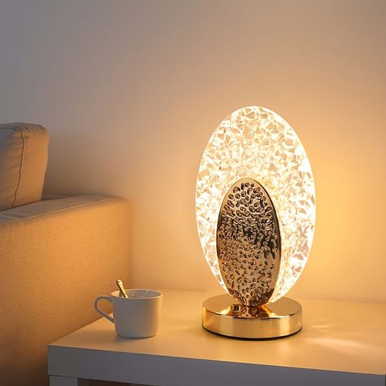 Modern & Luxurious Peacock Table Lamp - CrystalGlow