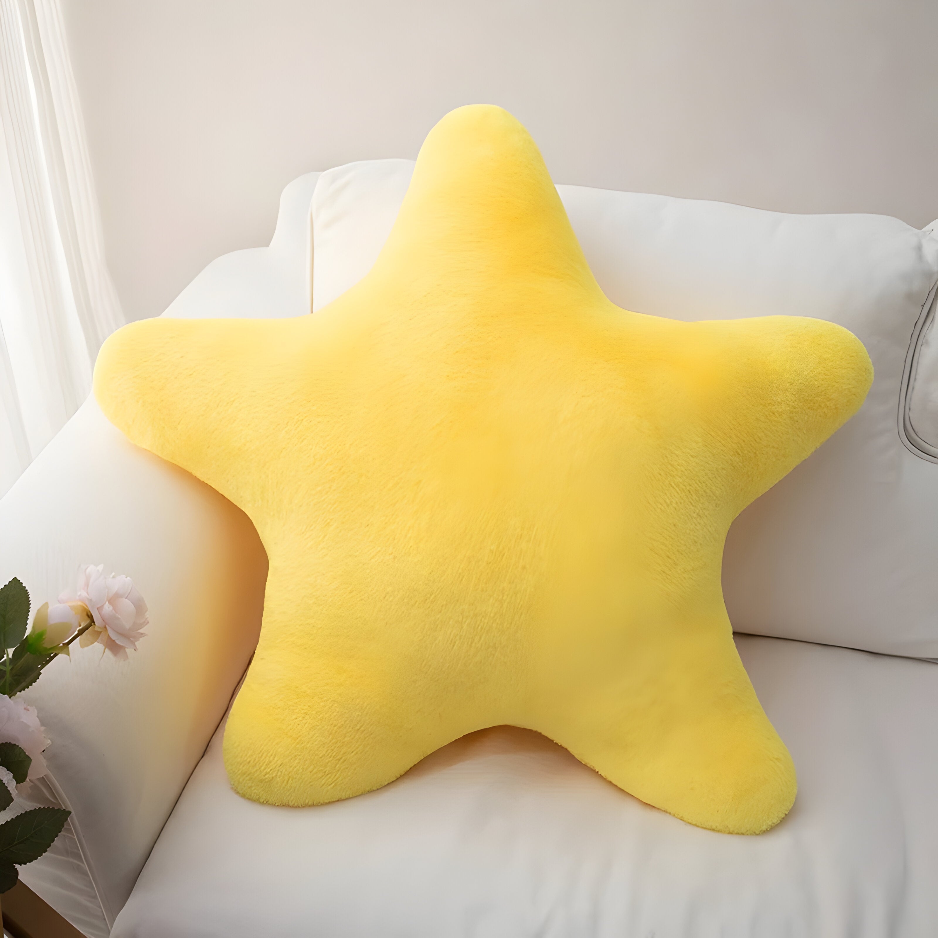 StellarHug Cushion - Decorative Star-Shaped Pillow | Madigas