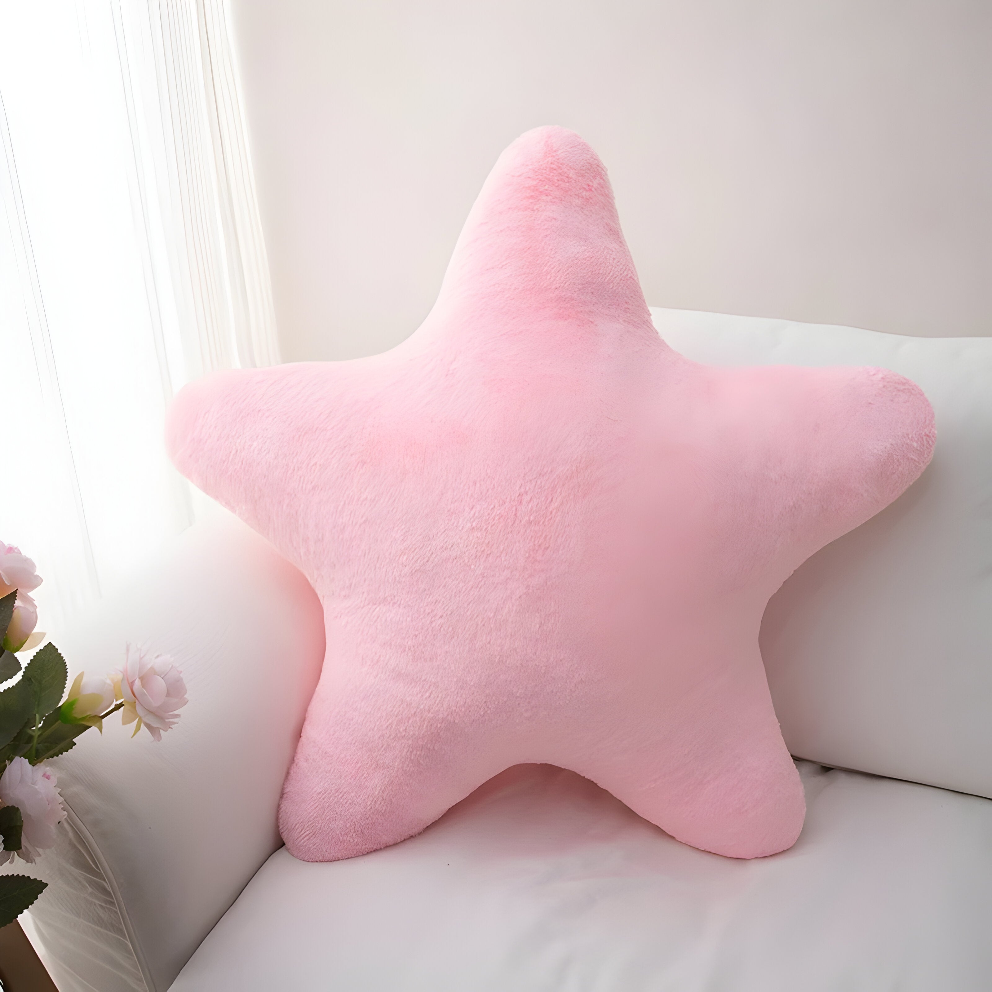 StellarHug Cushion - Decorative Star-Shaped Pillow | Madigas