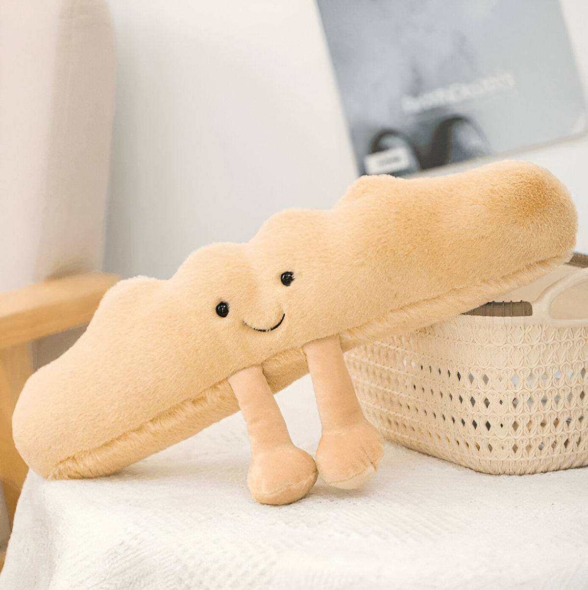 Plush Pretzel – Soft Cuddle Pillow in Breakfast Design | Madigas