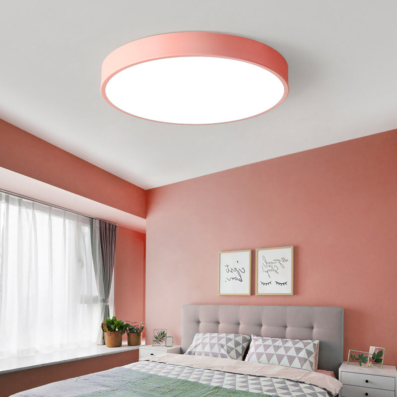 GlowBeam - Minimalistic Ceiling Lamp | Sleek Design and Bright Lighting